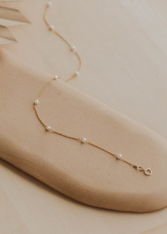 Tiny Pearl Choker