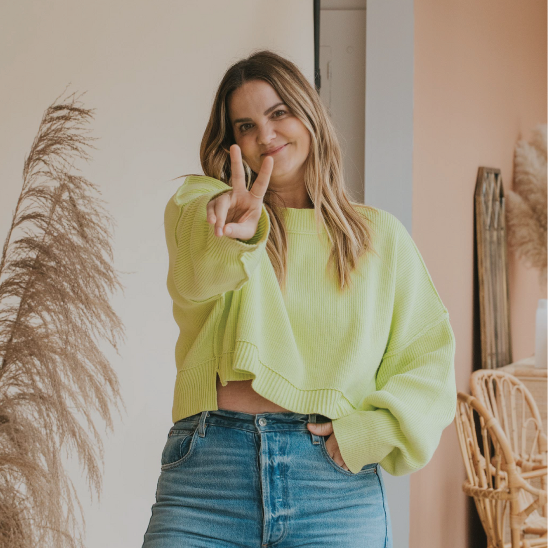 Jess, founder of Hello Adorn shares her Spring trend favorites and spring staples.