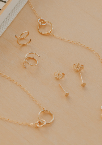 How to Style Jewelry Sets