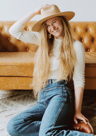 Lovely + Local: Linyage Lindsay