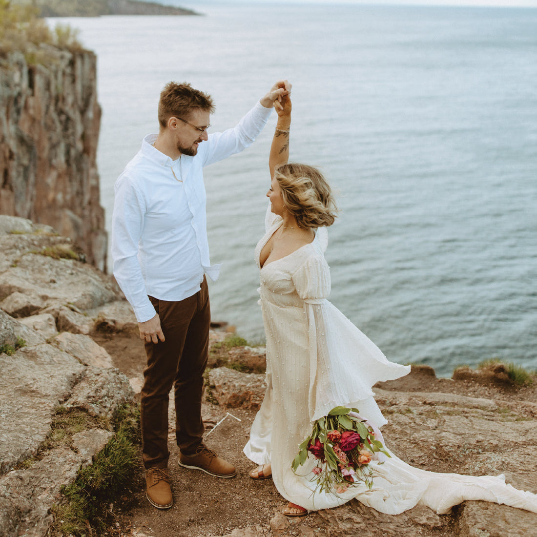 Hello Adorn Style Edit: Seaside Elopement - SMMG Photography