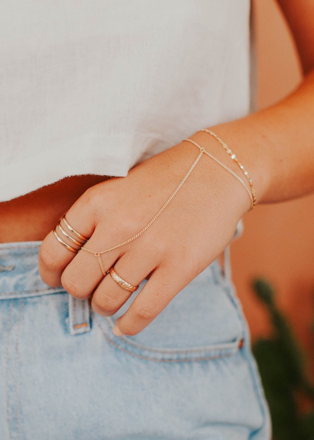 Demi Hand Chain