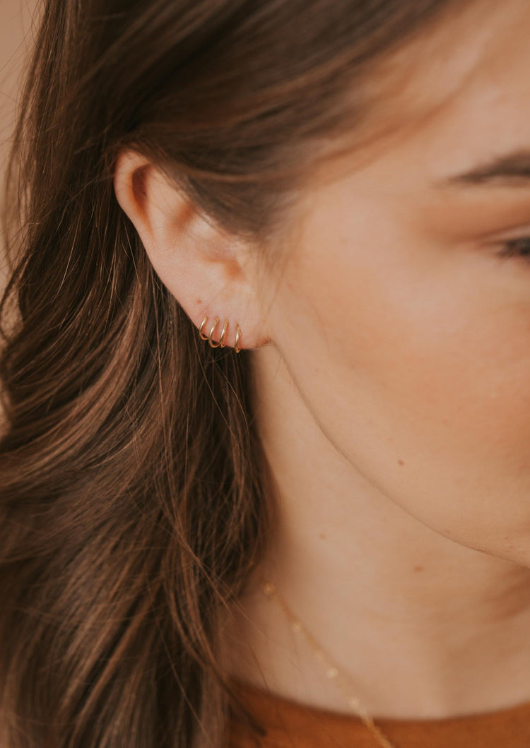 Single - Tiny Twist Earring