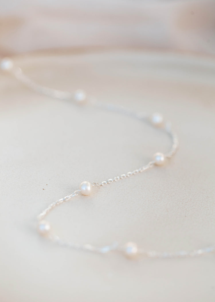 A Sterling Silver Pearl Choker Necklace.