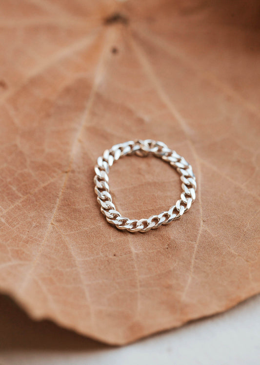 A unisex chunky curb chain ring in Sterling Silver